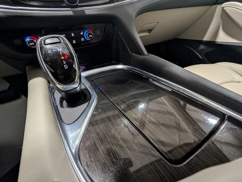 Used 2019 Buick Enclave Premium AWD/4WD image 23