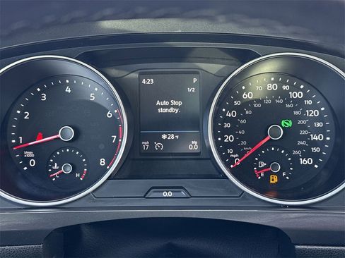 Used 2018 Volkswagen Tiguan SE w/ Panoramic Sunroof Package image 10