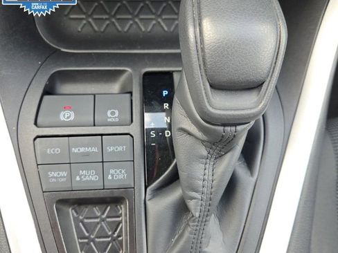 Used 2024 Toyota RAV4 LE AWD/4WD image 28