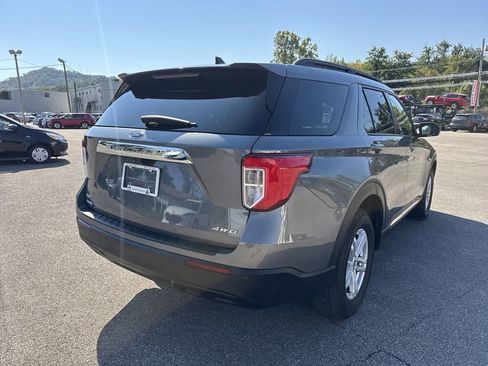 Used 2021 Ford Explorer XLT image 4