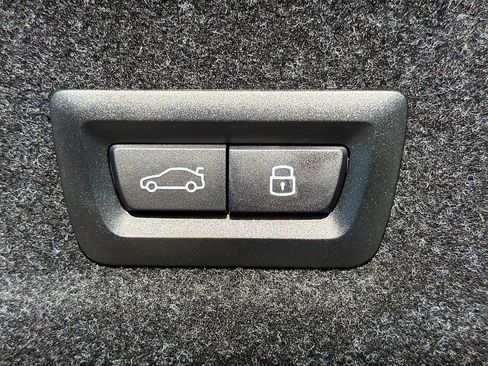 New 2026 BMW 330i Sedan w/ M Sport Package image 13