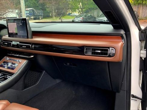 Used 2020 Lincoln Aviator Reserve w/ Equipment Group 201A image 15