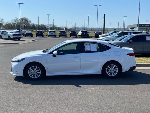 Used 2025 Toyota Camry LE FWD image 4