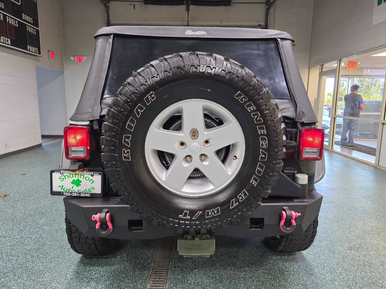 Used 2013 Jeep Wrangler Sport w/ Connectivity Group AWD/4WD image 8