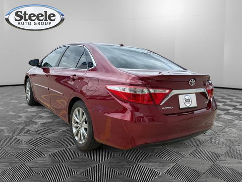 Used 2015 Toyota Camry XLE w/ Moonroof Package image 3