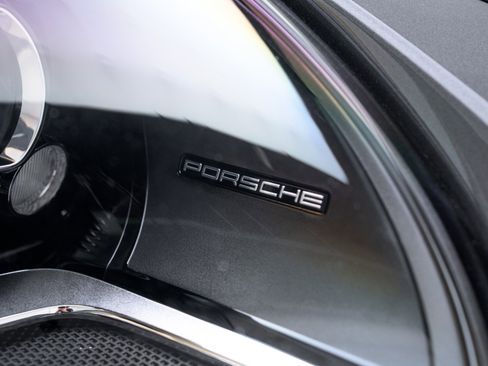 Used 2020 Porsche 911 Carrera RWD image 16
