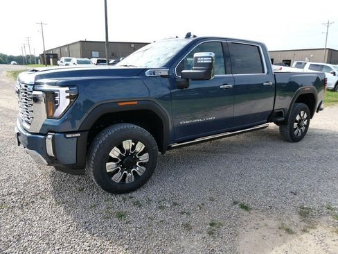 New 2026 GMC Sierra 2500 Denali w/ Denali Reserve Package AWD/4WD image 8