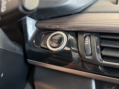 Used 2017 BMW X5 xDrive40e AWD/4WD image 17