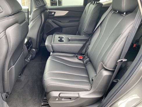 Used 2023 Acura MDX SH-AWD w/ Technology Package image 21