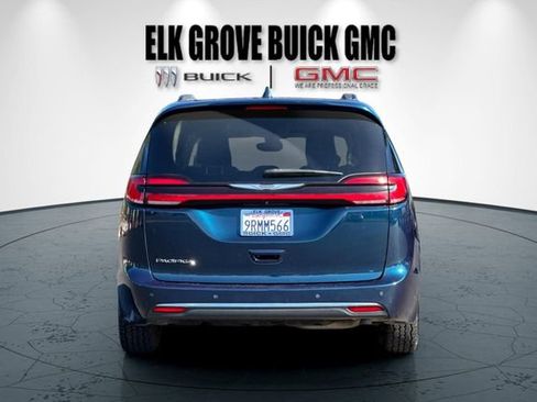 Used 2022 Chrysler Pacifica Touring-L FWD image 5