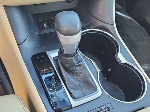 Used 2016 Toyota Highlander Limited Platinum image 30