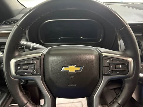 Used 2023 Chevrolet Suburban Premier AWD/4WD image 32