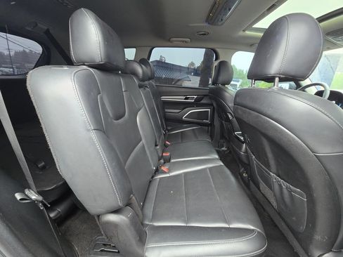 Used 2020 Kia Telluride S w/ S 8 Passenger Seating Package AWD/4WD image 12