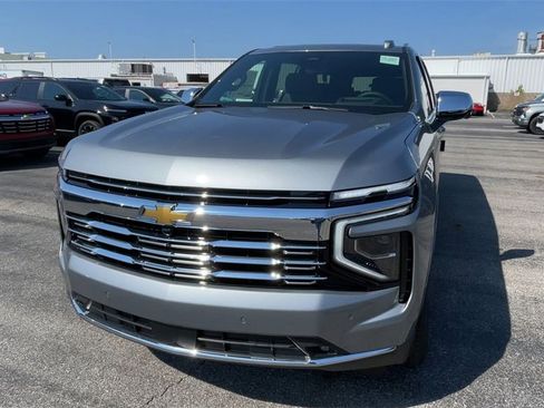 New 2025 Chevrolet Suburban Premier image 5