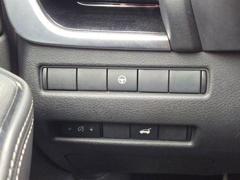 Used 2023 Nissan Rogue SL w/ SL Premium Package image 23