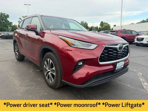 Used 2021 Toyota Highlander XLE AWD/4WD image 5