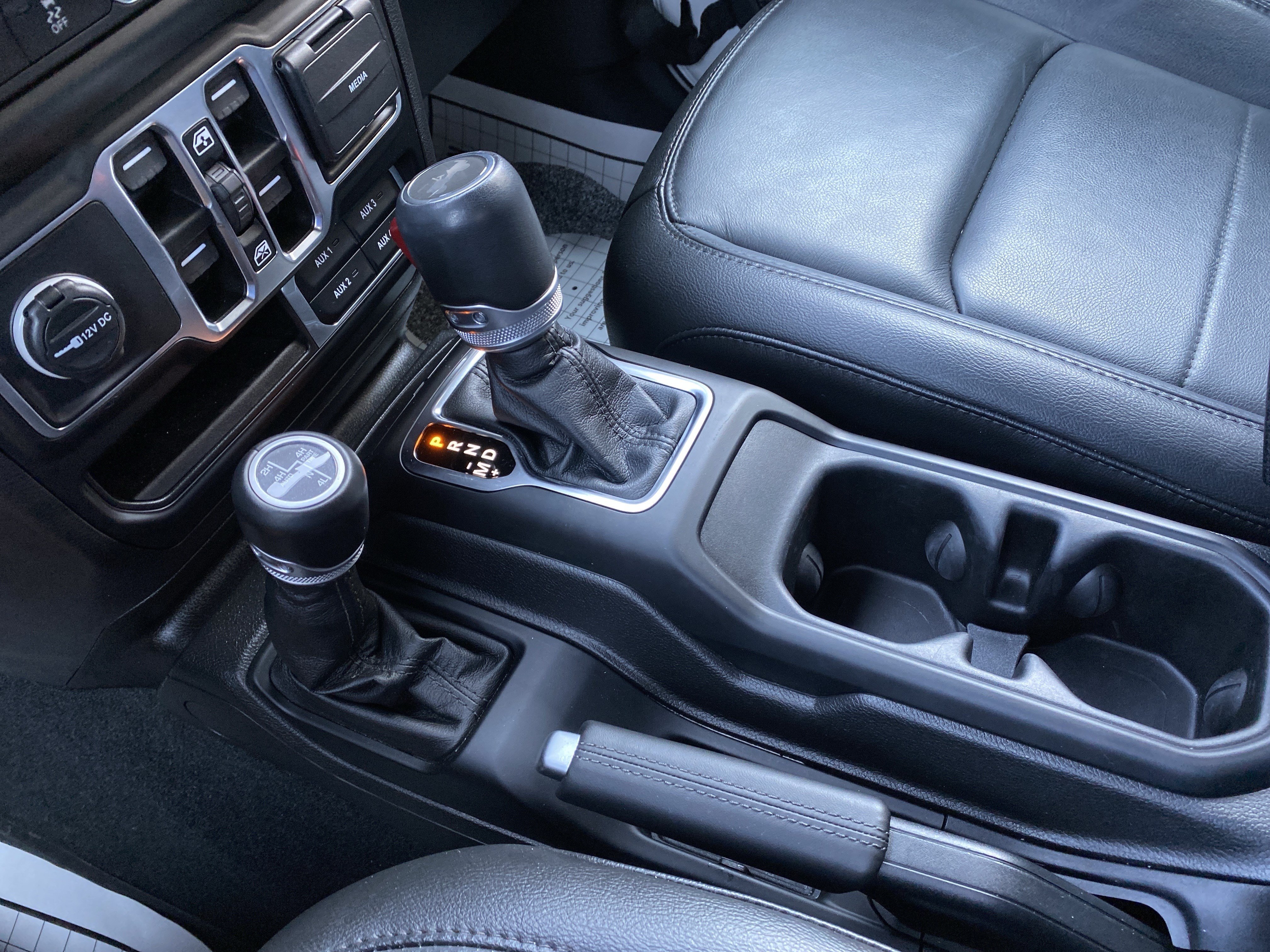 Used 2023 Jeep Wrangler Unlimited Sahara AWD/4WD image 29