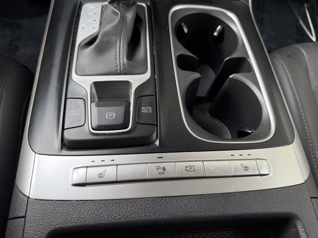 Used 2024 Kia Carnival LX FWD image 27