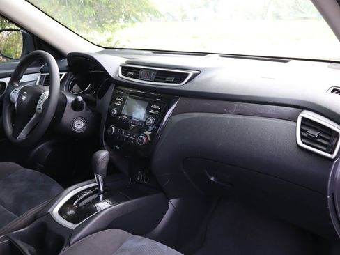 Used 2016 Nissan Rogue S AWD/4WD image 17