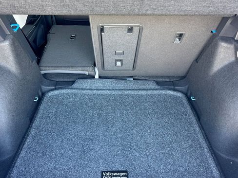 New 2025 Volkswagen Taos SE image 13