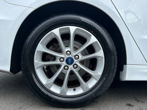 Used 2019 Ford Fusion SE FWD image 10