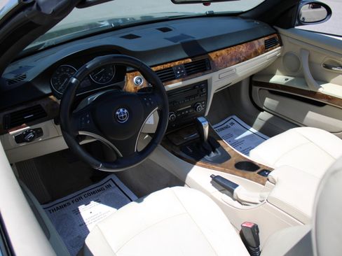 Used 2007 BMW 328i Convertible image 16