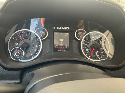 Used 2023 RAM 2500 Tradesman w/ Chrome Appearance Group AWD/4WD image 24