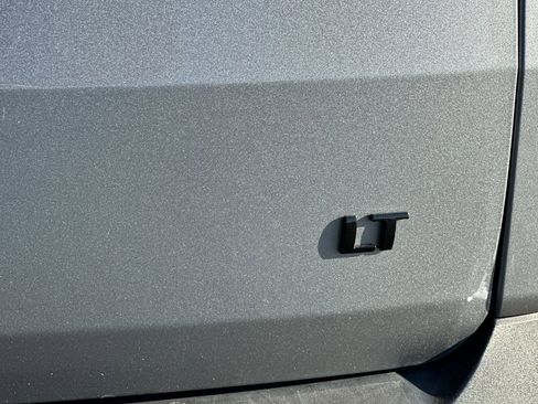 Used 2023 Chevrolet Traverse LT image 51