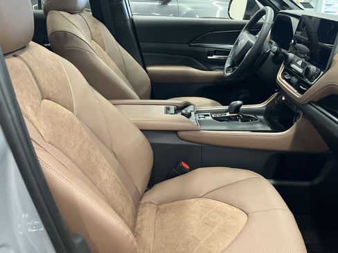 Used 2026 Toyota Grand Highlander MAX Platinum image 24