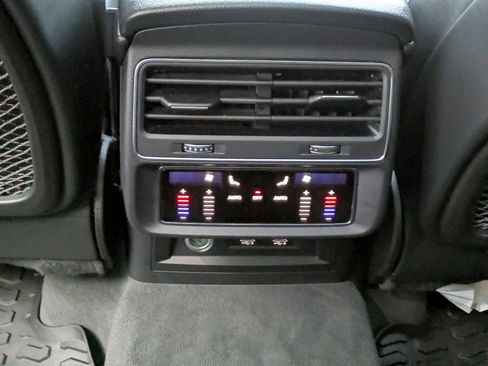 Used 2020 Audi SQ7 Premium Plus w/ SQ7 Black Optic Package image 29