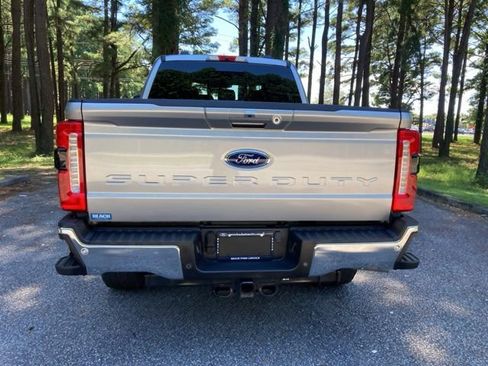 Used 2023 Ford F250 Lariat w/ FX4 Off-Road Package image 5