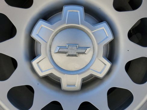Used 2023 Chevrolet Colorado W/T w/ WT Convenience Package RWD image 10