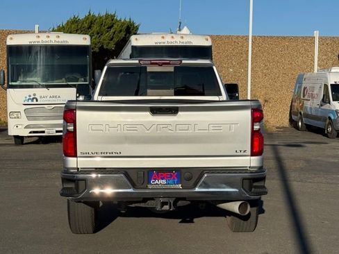 Used 2022 Chevrolet Silverado 3500 LTZ w/ LTZ Convenience Package image 4