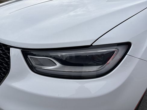 Used 2024 Chrysler Pacifica Touring-L image 10