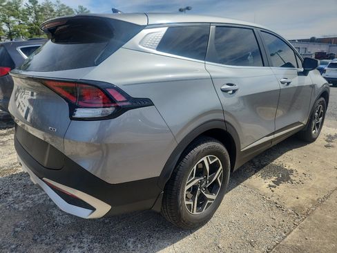 Used 2023 Kia Sportage LX image 2