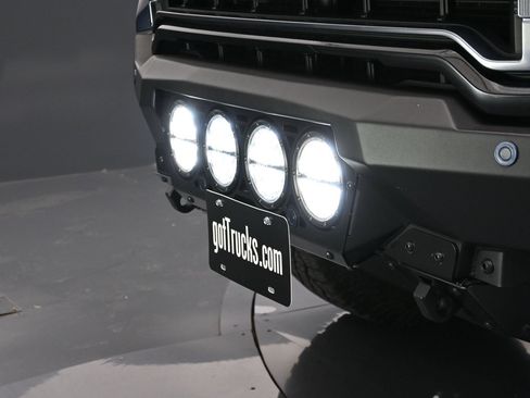 Used 2022 GMC Sierra 2500 AT4 w/ AT4 Premium Plus Package AWD/4WD image 46