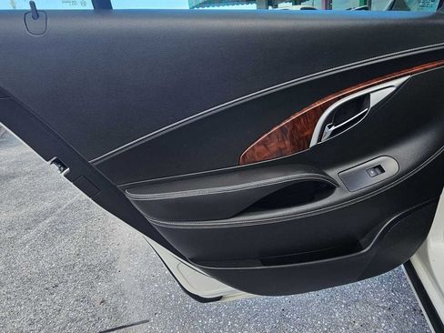 Used 2011 Buick LaCrosse CXL AWD/4WD image 16