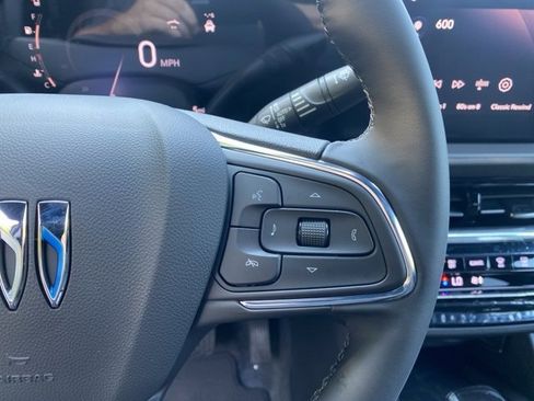 New 2025 Buick Envista Avenir image 15