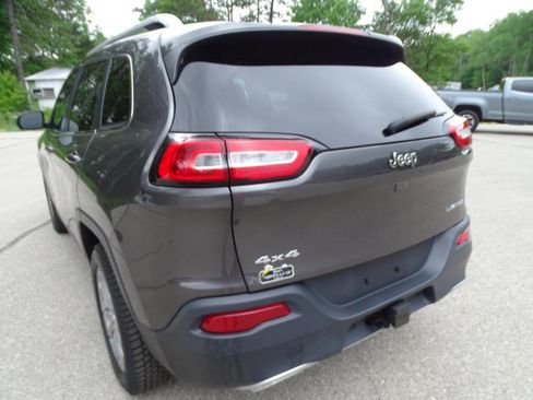 Used 2018 Jeep Cherokee 4WD Limited w/ Luxury Group w/ Luxury Group image 10