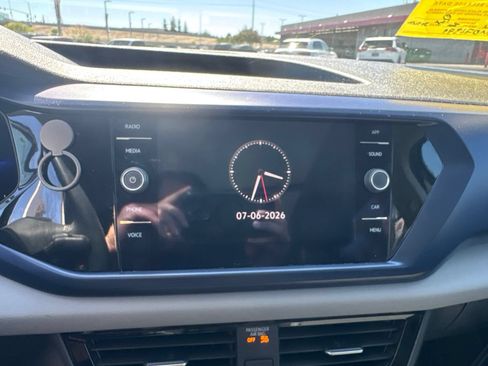 Used 2022 Volkswagen Taos SE FWD image 12