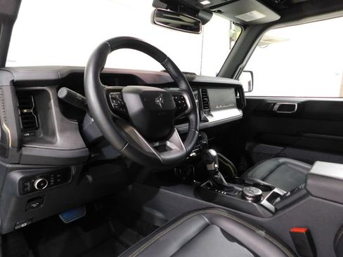 Used 2025 Ford Bronco Badlands AWD/4WD image 28