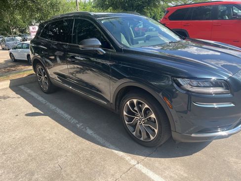 Used 2023 Lincoln Nautilus Reserve w/ Equipment Group 201A image 4