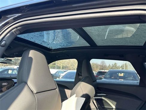 New 2025 Audi SQ5 Premium Plus image 6