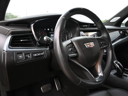 Used 2024 Cadillac XT6 Sport w/ Platinum Package AWD/4WD image 17