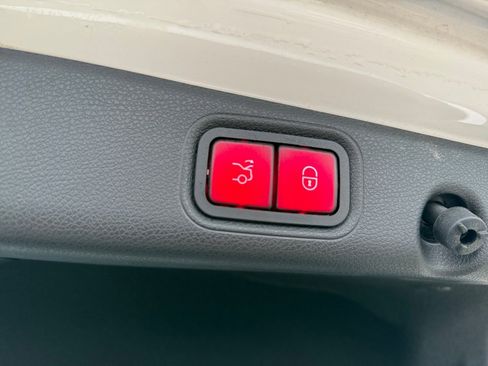 Used 2017 Mercedes-Benz E 300 image 14