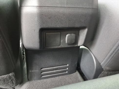 Certified 2024 Toyota Tacoma SR5 AWD/4WD image 14