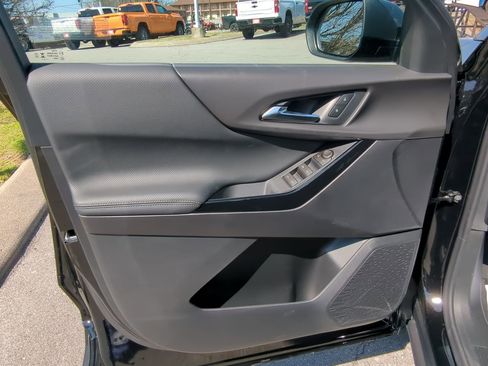 New 2026 Chevrolet Equinox LT w/ LPO, Floor Liner Package image 23