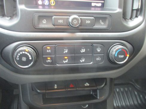 Used 2020 Chevrolet Colorado W/T w/ WT Convenience Package image 15