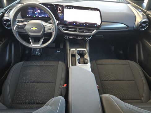 Used 2025 Chevrolet Equinox EV LT FWD image 12