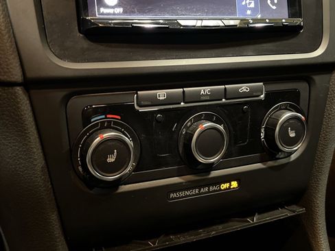 Used 2014 Volkswagen GTI Wolfsburg Edition image 17